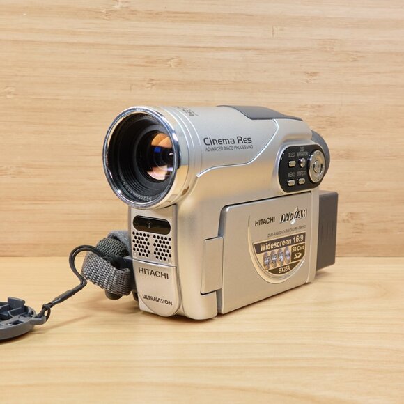Hitachi DZ-BX35A DVD Handycam Camcorder, Cinema Res, Made in Japan - Picture 2 of 7